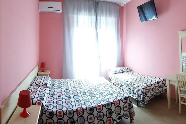 Comfort Triple Room, Multiple Beds, Non Smoking, Partial Sea View