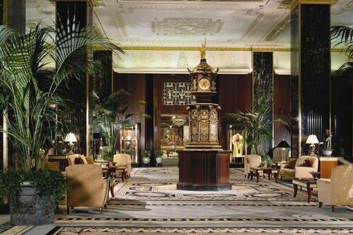 Lobby del hotel Waldorf en Nueva York