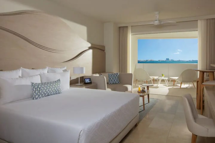 Junior suite king Allure vista a la laguna