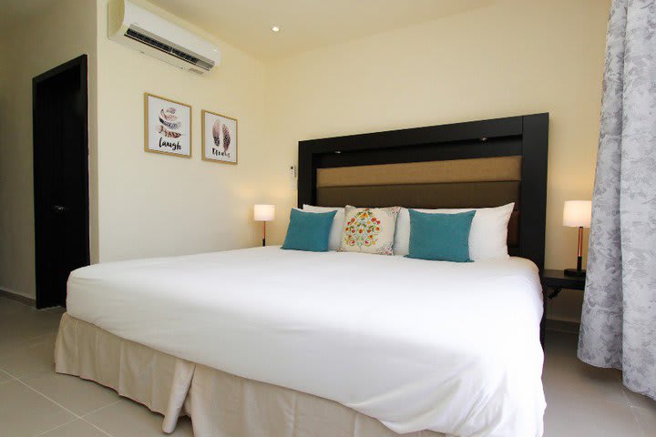 The bedrooms are equipped with air conditioning