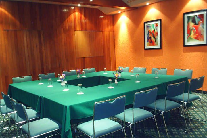 El hotel posee un salón de eventos