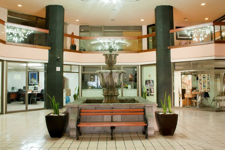 Lobby del Hotel Real Plaza San Luis Potosí