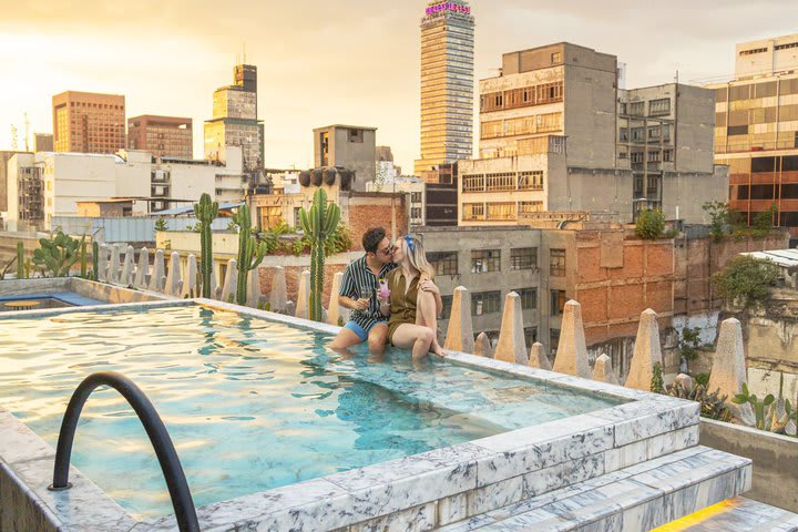 Piscina con vista la ciudad