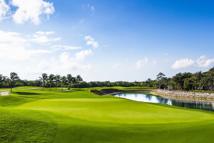 El campo de golf lo diseñó PB Dye