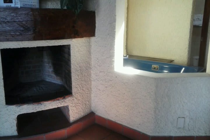 La suite Aguascalientes tiene jacuzzi y chimenea