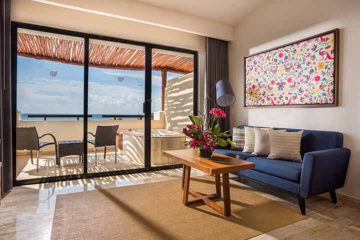 Sitting area in an oceanfront room