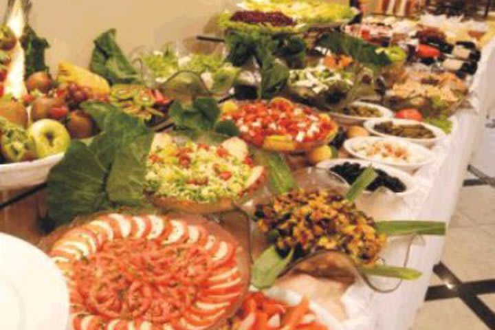 Delight your palate with the Brazilian dishes served in the restaurant at the Best Western hotel in Belo Horizonte
