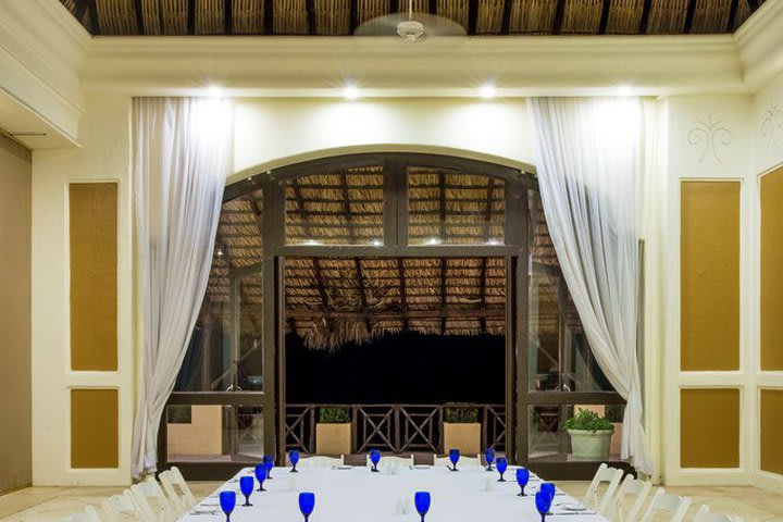 Conference facilities can accommodate up to 200 guests