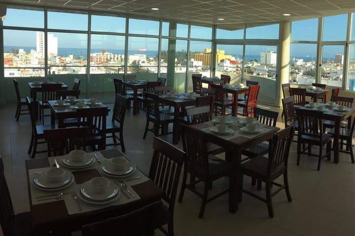 Restaurante con vista al mar