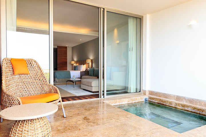 Suite Ambassador pool