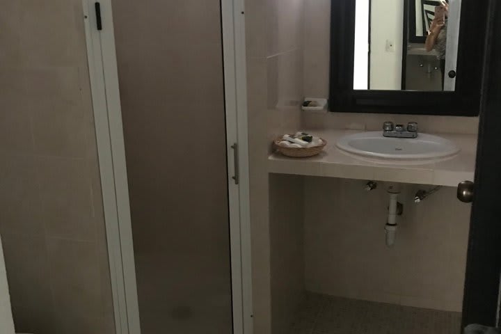 Guest bathroom with shower