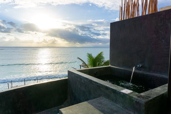 Piscina de inmersión en una master suite de lujo