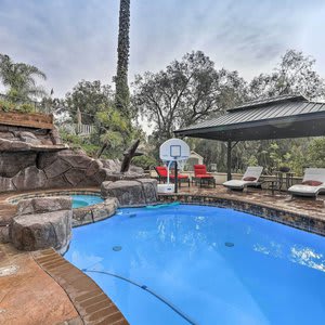 Chic Whittier Oasis: Private Pool, Grill + Hot Tub