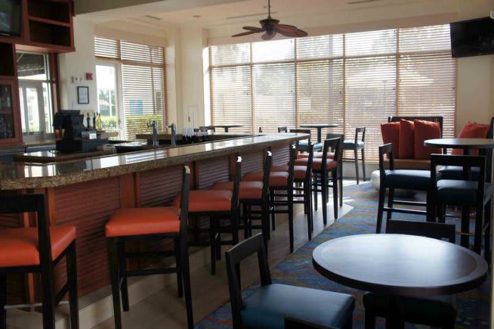 Bar at the Hilton Garden Inn at SeaWorld, hotel in Orlando