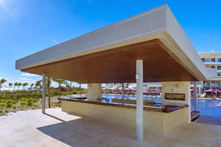 Castaway Pool Bar