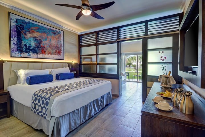 Img - Luxury Family Room Diamond Club