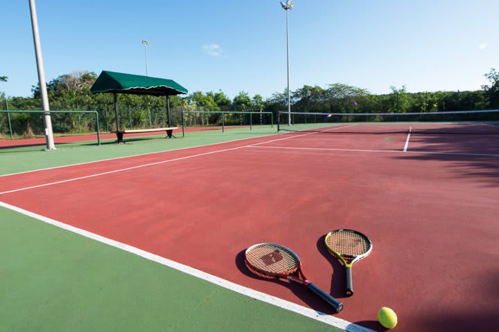 Hay dos canchas para jugar tenis