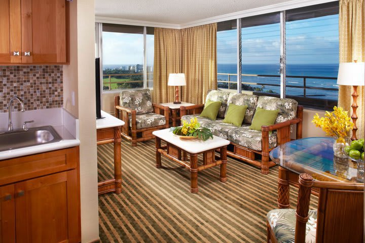 Habitación de una recámara con vista al mar en el hotel Queen Kapiolani