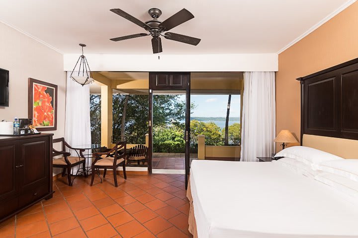 Img - Deluxe bay view - nonrefundable