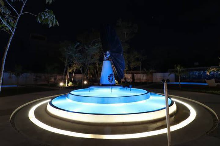 Fountain with solar panel