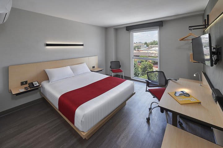 Img - Habitación superior, 1 cama de matrimonio grande con sofá cama, no fumadores