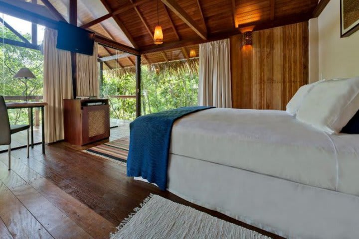 Guest room at the Anavilhanas Jungle Lodge, hotel in Novo Airao