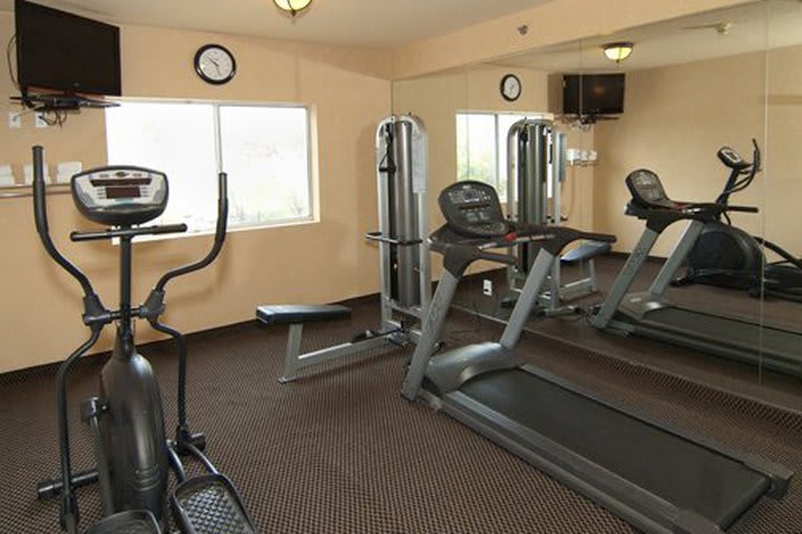 Fitness center at the Comfort Inn & Suites Airport in San Antonio