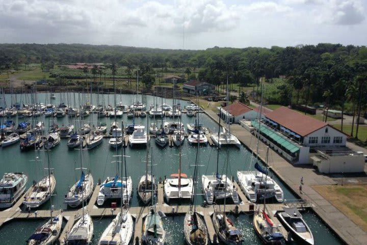 The Shelter Bay hotel is facing a marina in Colon