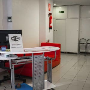 Go Bcn Hostal Ideal Badal - Hostel