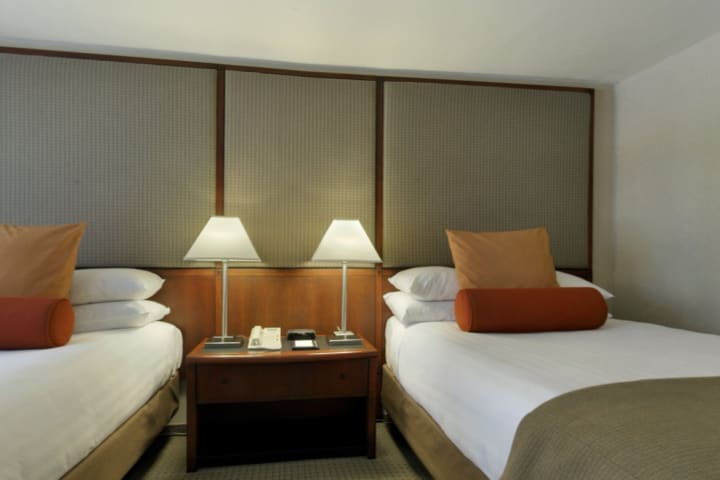 Deluxe room with two double beds at Hyatt Regency San Francisco