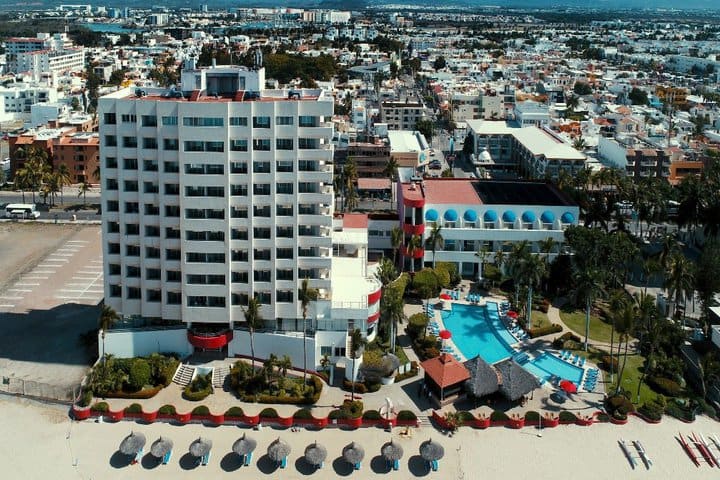 The hotel is located in the golden zone of Mazatlán