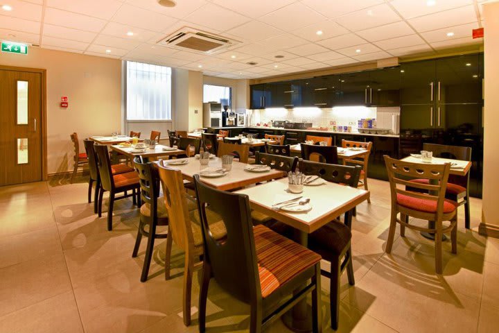 Start every morning with breakfast at Comfort Inn near Hyde Park