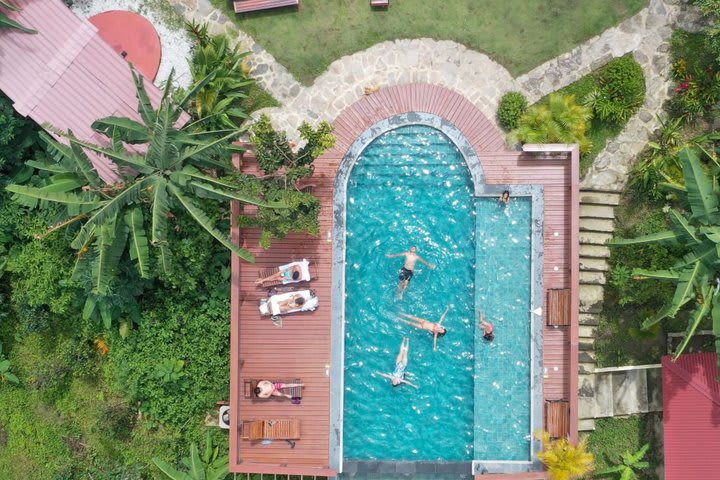 Vista área de la piscina