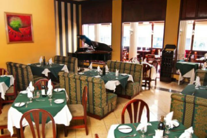 Restaurante Magnolia del hotel Sleep Inn Paseo Las Damas en San José