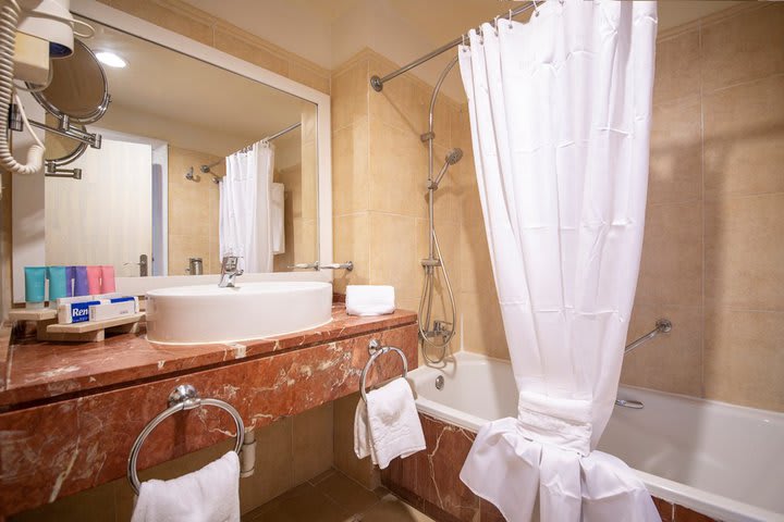 Private guest bathroom