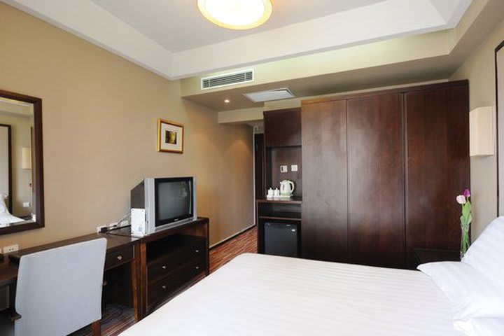 Superior room at the Starway Rayfont Shanghai Nanpu Hotel