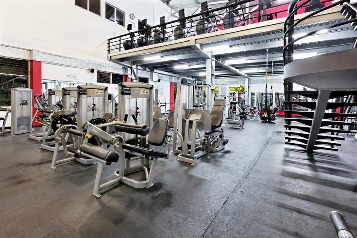 Fitness center at Crowne Plaza Corobici, hotel in San Jose