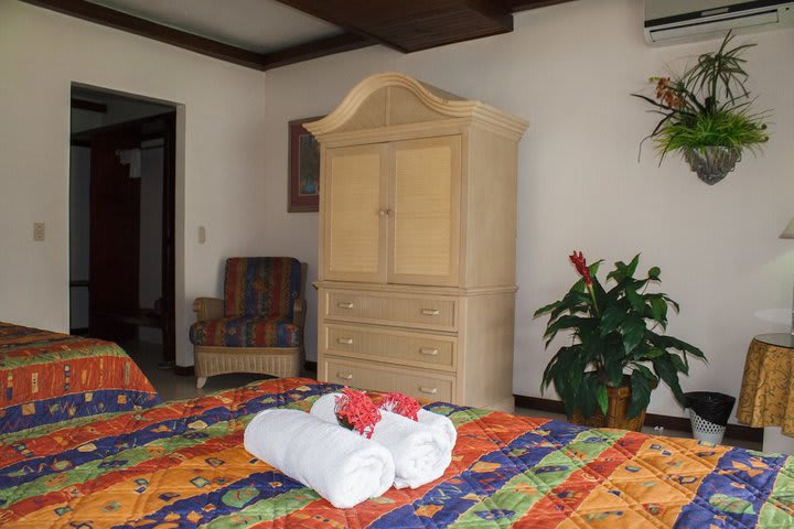 Img - Standard Room 2 Queen Beds