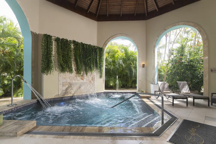 Jacuzzi in the Spa