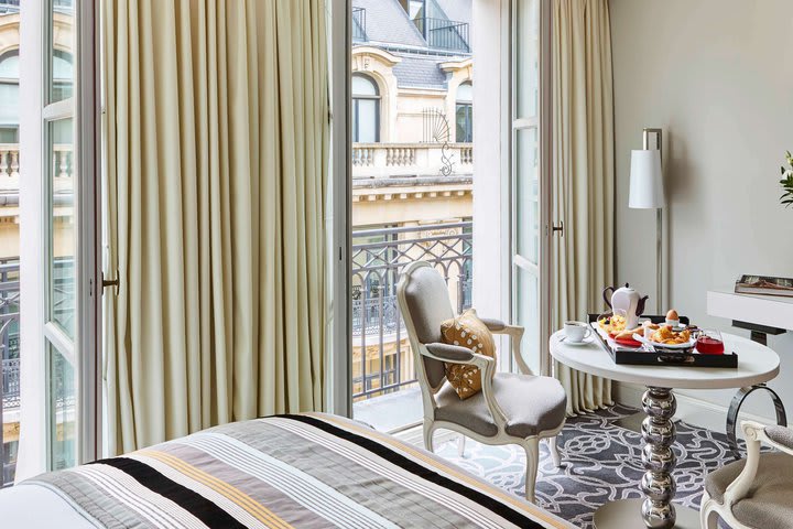 Img - Luxury Room - Elegance And Style - Queen Or King Size Bed - Didier Gomez Design