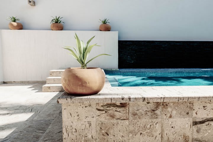 Decor of the pool