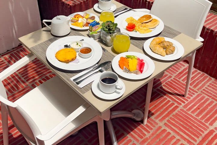 Desayuno en la terraza