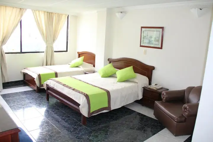 Hotel Dinastía Real