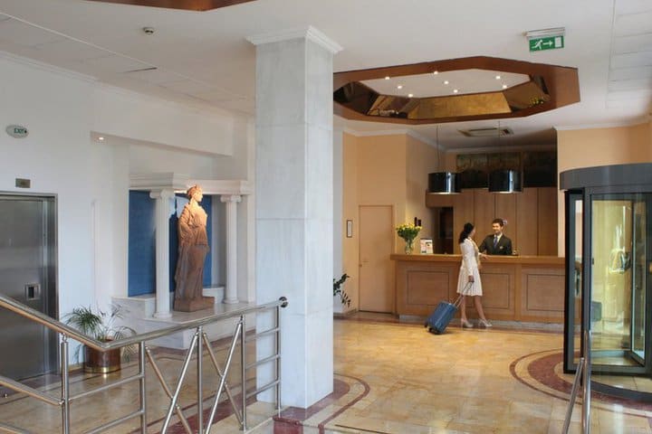 Recepción del hotel Best Western Museum en Atenas