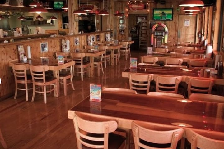 Hooters restaurant