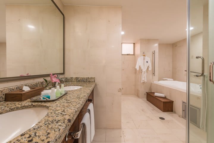 Baño privado de una junior suite