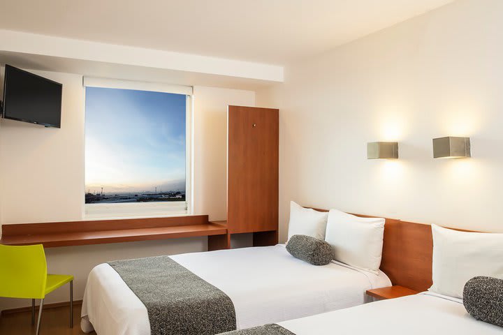 Accommodations are equipped with TV with premium channels