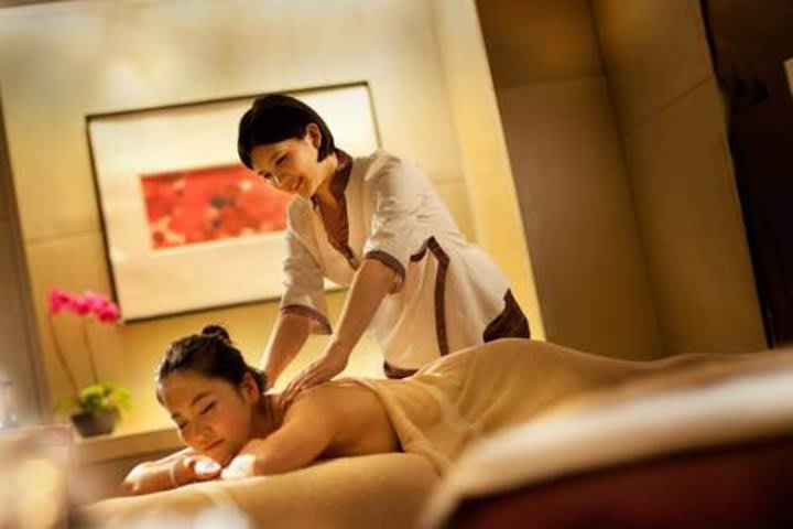 Spa con múltiples servicios de belleza y relajación en el hotel InterContinental Beijing Beichen