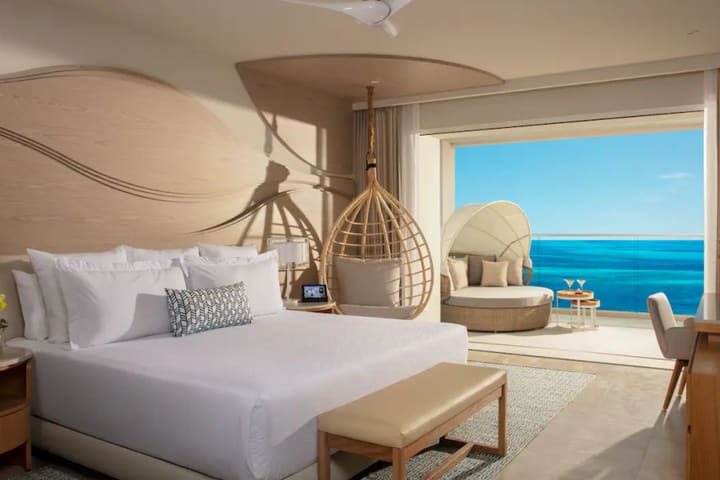 Img - Xhale club Master Suite Ocean Front King - BXMSKF