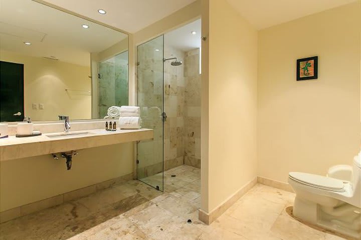 Guest bathroom